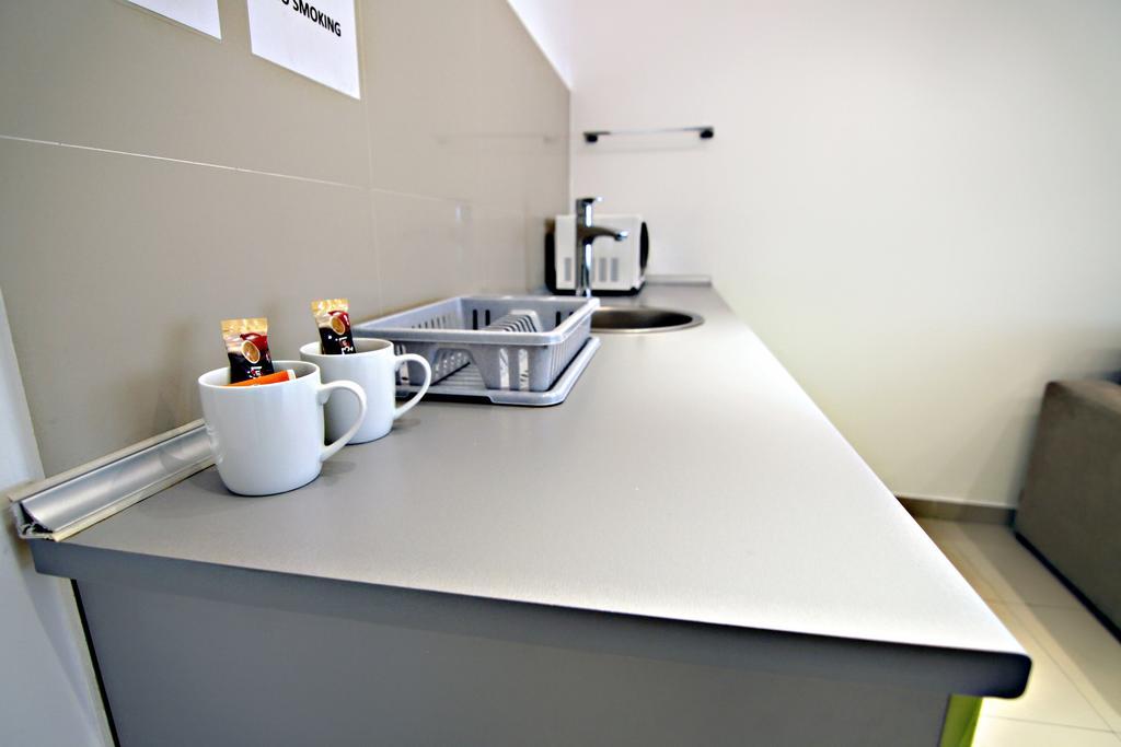 City Centre Apartment Novi Sad Buitenkant foto