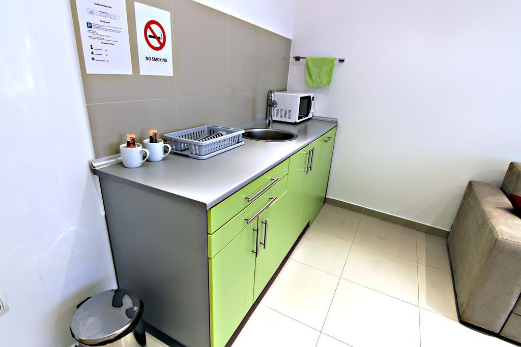 City Centre Apartment Novi Sad Buitenkant foto